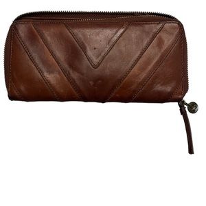 Lucky Brand Zip Around Brown Leather Wallet  9x4x1
